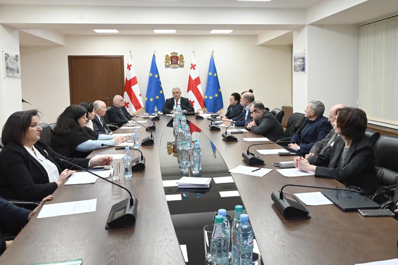 ჯანდაცვის სამინისტრომ ფსიქოტროპული მედიკამენტების გაცემის პრაქტიკა შეისწავლა